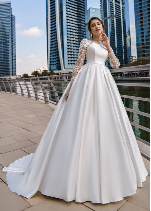 Ivory Lace Satin Box Pleated Wedding Dress